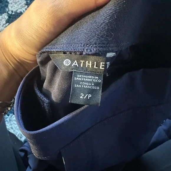Athleta Endless High Rise Cargo Pant in Navy Blue size 2p - Picture 4 of 4